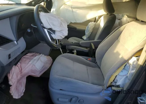 2016 Toyota Sienna Le z USA, uszkodzony, nr VIN 5TDKK3DC9GS749234